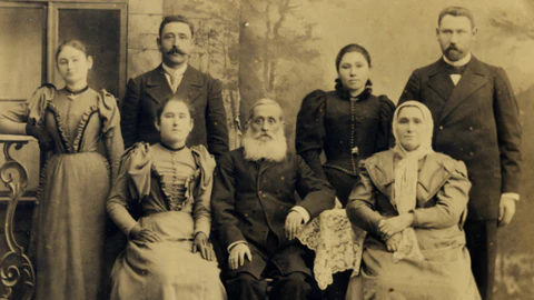 brown pigment in vintage photos- Baddieshub.